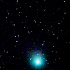 青色のガスを放つマックホルツ彗星