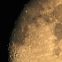 西空低空に傾く月齢 9.4の月