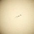 太陽面に現れた2443黒点群、大きな姿に！