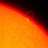 太陽にXクラスの大規模フレア、リング状プロミネンスが出現 !!