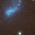 南半球の夜空に浮かぶ小マゼラン雲、大球状星団NGC104
