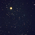 夏の夜に輝くさそり座のアンタレスと球状星団・M4