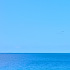 グアム島の青く美しい空と海