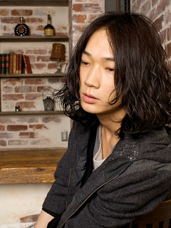綾野剛(2012年9月14日)の画像｜ビジュアルボーイ